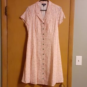 Pink dress with daisies